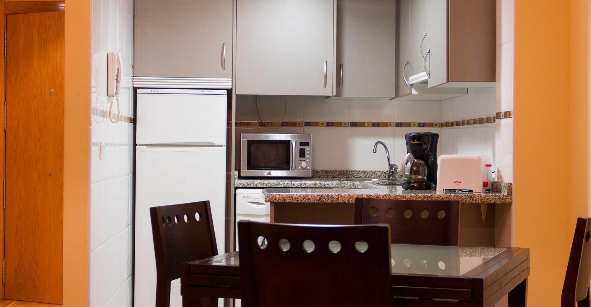 Apartamentos Cean Bermudez Хихон Экстерьер фото